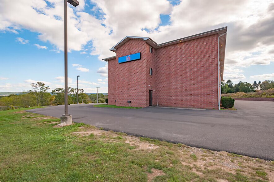 More Photos Of 1064 PA-93, Drums, PA 18222, Drums Hotel For Sale