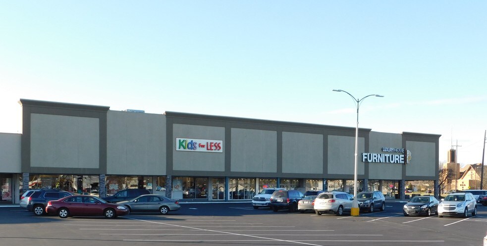 More Photos Of 25441-25495 Grand River Ave, Redford Freestanding For Lease