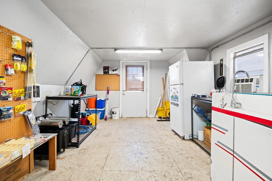 More Photos Of 2 Hays Blvd, Pine Haven Restaurant For Sale