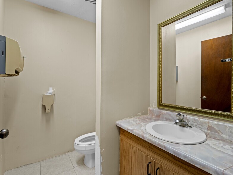 More Photos Of 4015 N Highway 1, Cocoa Office For Lease