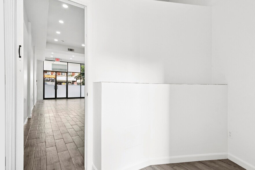 More Photos Of 727 Washington Ave, Brooklyn Storefront For Lease