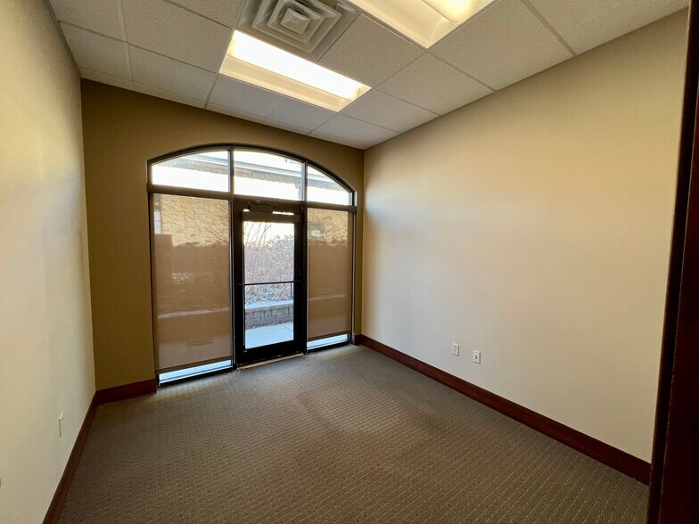 More Photos Of 6300 N Revere Dr, Kansas City Medical For Lease