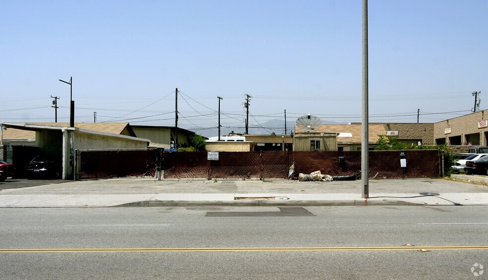 Primary Photo Of 757 E San Bernardino Rd, Covina Contractor Storage Yard For Lease