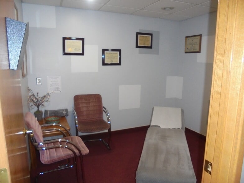 More Photos Of 320 E Hobsonway, Blythe Healthcare For Sale
