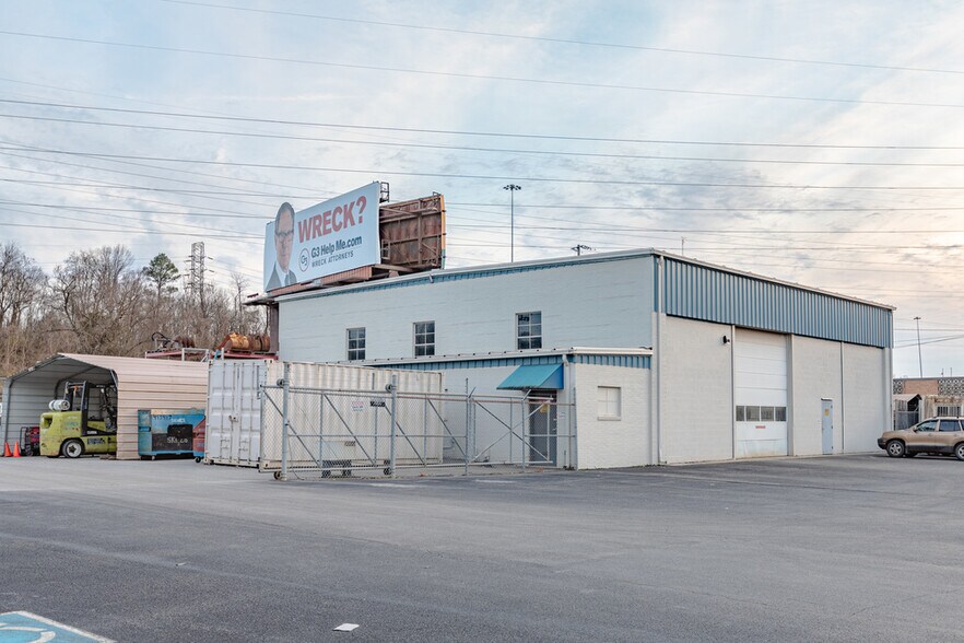 More Photos Of 3600 Papermill Dr, Knoxville Manufacturing For Lease