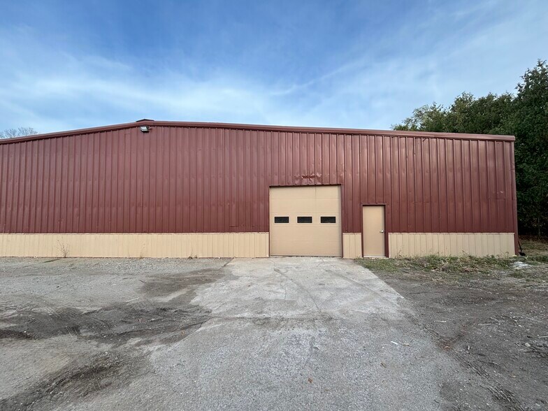 More Photos Of 160 N Ortonville Rd, Ortonville Warehouse For Lease
