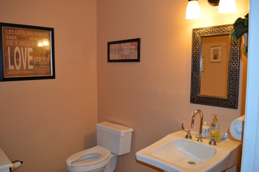 More Photos Of 85-89 Park Ave, Flemington Medical For Sale