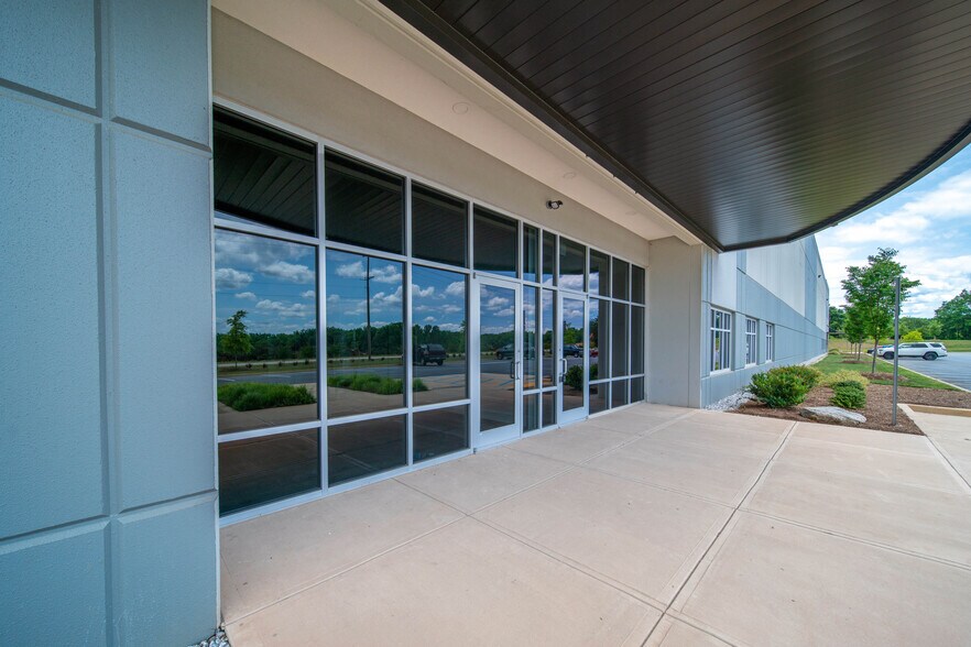 More Photos Of 250 Wilson Bridge Rd, Fountain Inn Warehouse For Lease