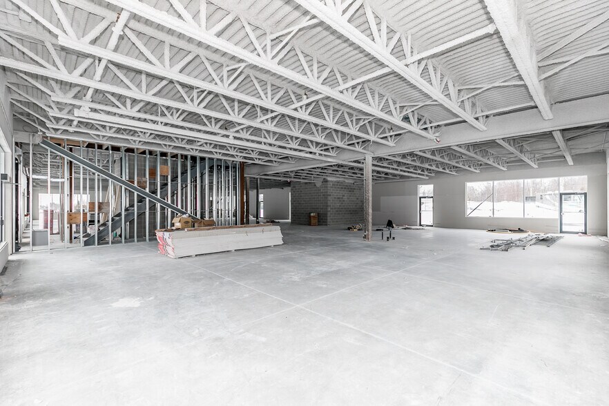 More Photos Of 670 Balm Beach Rd E, Midland Unknown For Lease