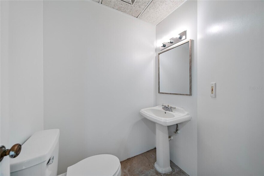 More Photos Of 6430 Madison St, New Port Richey Medical For Sale