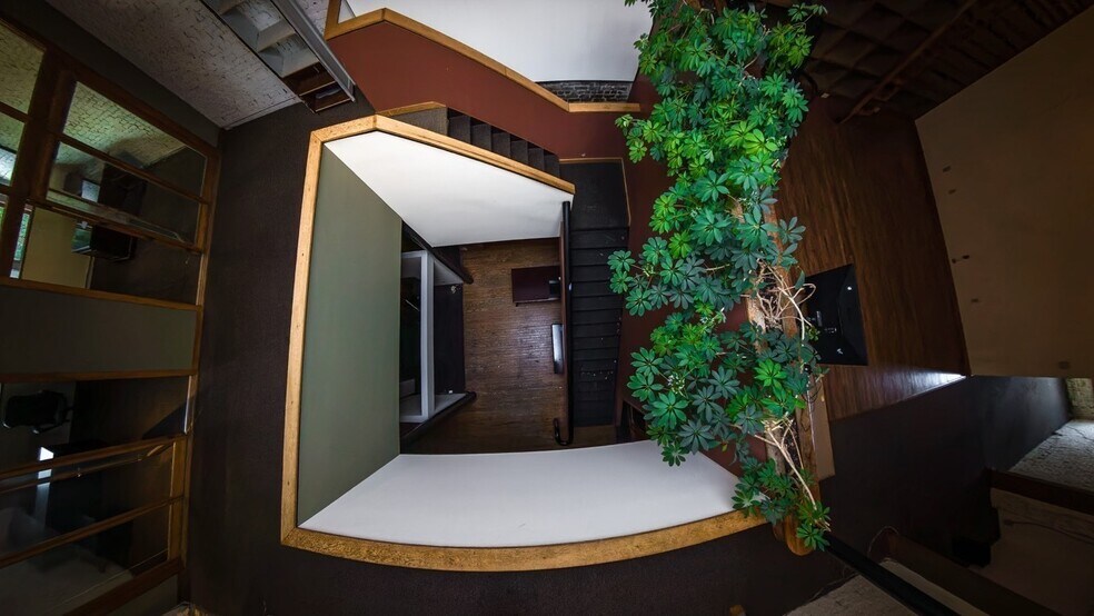 More Photos Of 8-12 Emory, Knoxville Office For Sale
