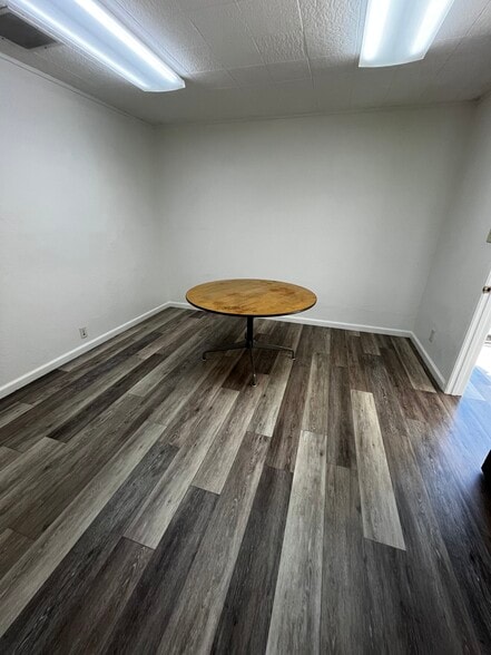 More Photos Of 100 N Hill Dr, Brisbane Light Manufacturing For Lease