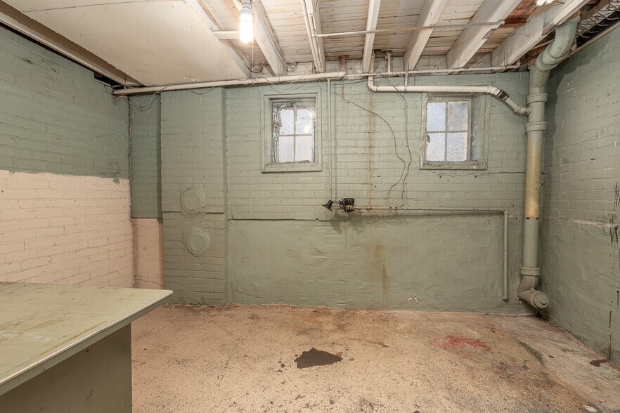 More Photos Of 250-252 Xenia Ave, Yellow Springs Storefront Retail Residential For Sale