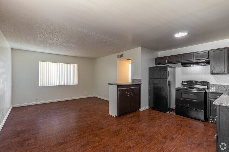 More Photos Of 730 Center St, Henderson Apartments For Sale