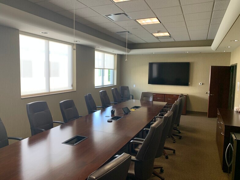 More Photos Of 224 S Bell Ave, Ames Office For Lease