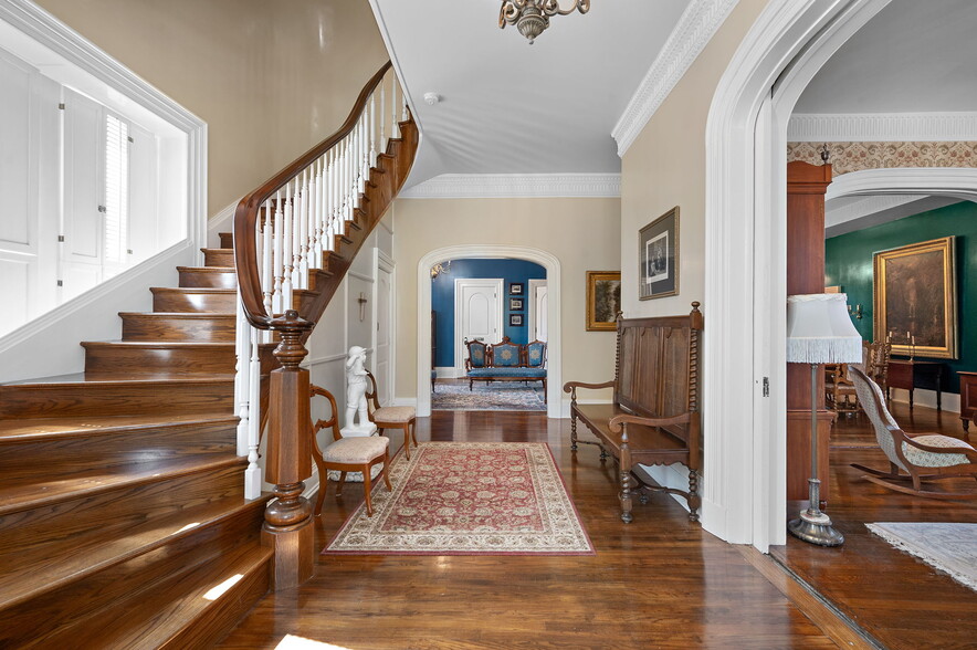 More Photos Of 403 E Adams St, Sandusky Hospitality For Sale