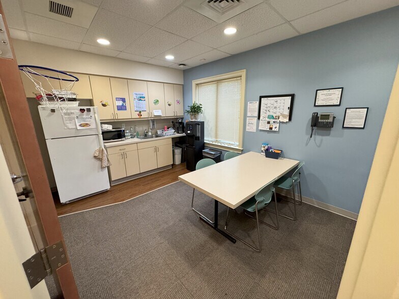 More Photos Of 6200 Station Dr, Bealeton Medical For Sale