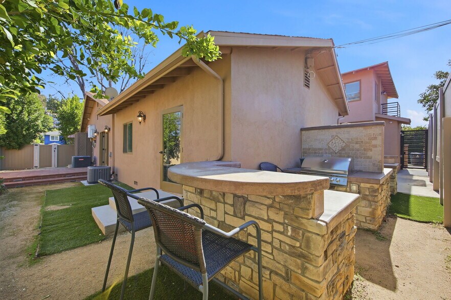 More Photos Of 5237 Topanga Canyon Blvd, Woodland Hills Multifamily For Sale