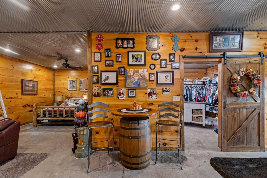 More Photos Of 558 Lucky Rd, Seymour Service For Sale