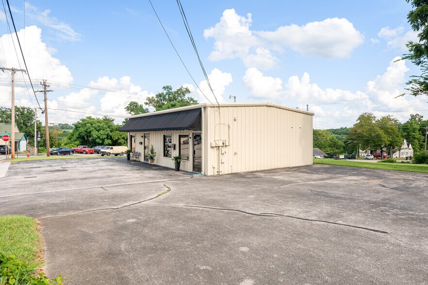 More Photos Of 512 6th Ave, Columbia General Retail For Sale