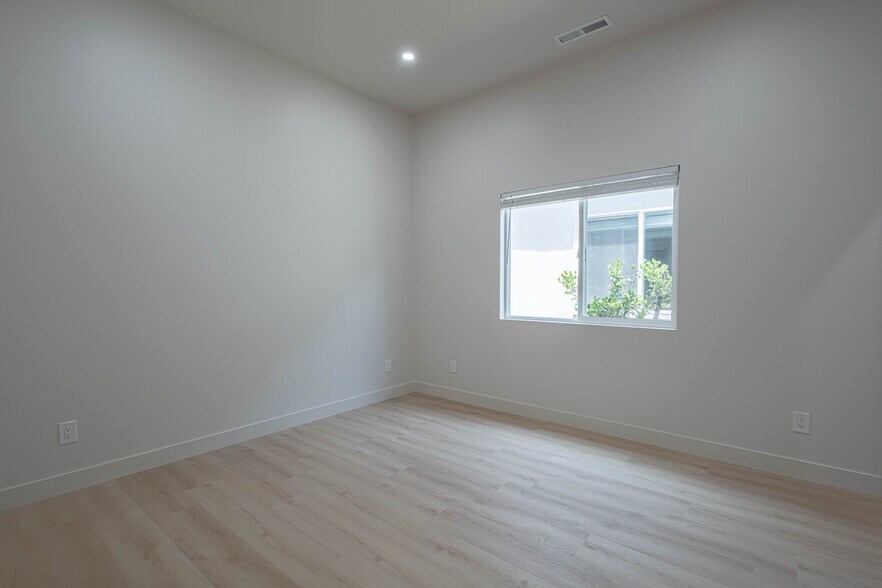 More Photos Of 987 Harcourt Ave, Seaside Multifamily For Sale