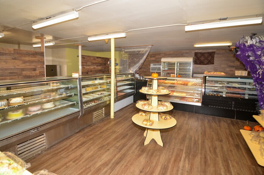 More Photos Of 1203 Hornberger Ave, Roebling Freestanding For Lease