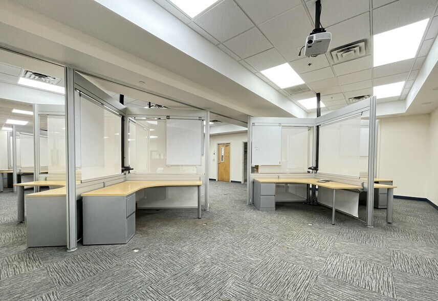 More Photos Of 1615 NW 80th Blvd, Gainesville Office For Sale