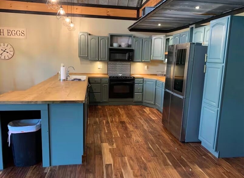 More Photos Of 33 Rose Petal Ln, Ellijay General Retail For Sale