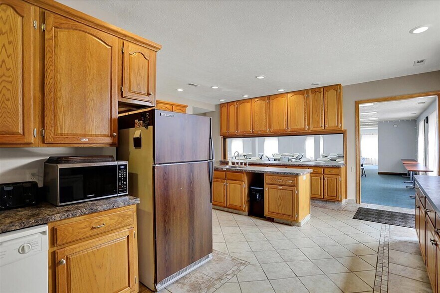 More Photos Of 300 E Third St, Carthage Religious Facility For Sale