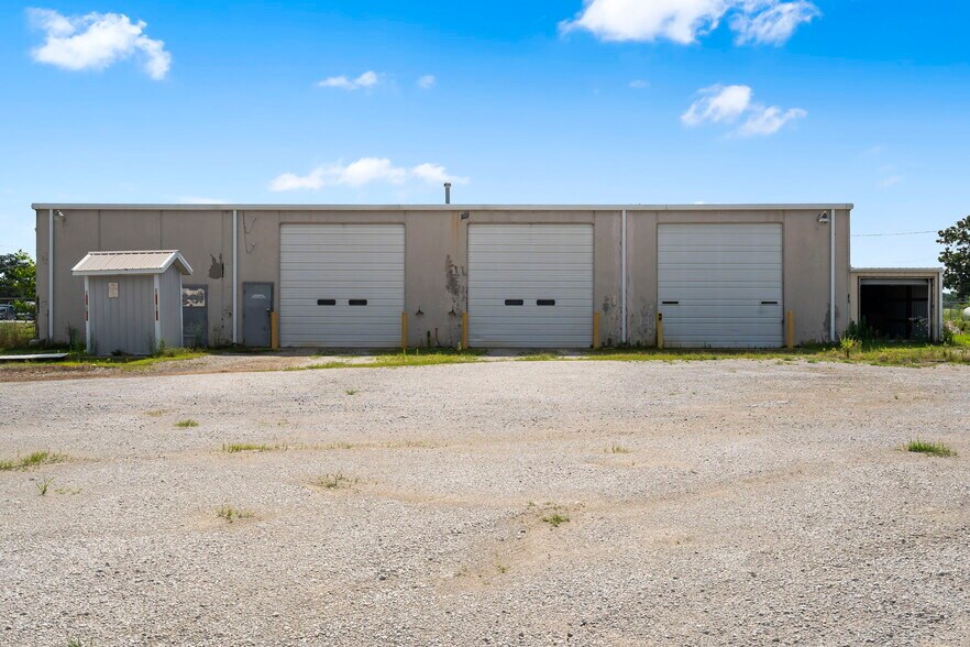 More Photos Of 825 MO-59, Carthage Industrial For Lease