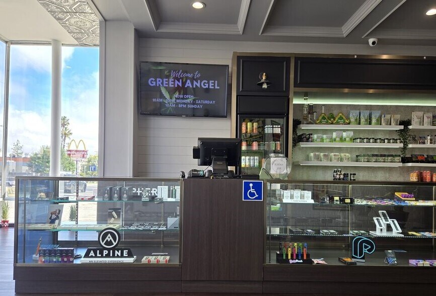 More Photos Of 14000 Ventura Blvd, Sherman Oaks Freestanding For Sale