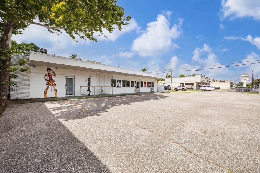 More Photos Of 602 E 20th St, Houston Restaurant For Lease