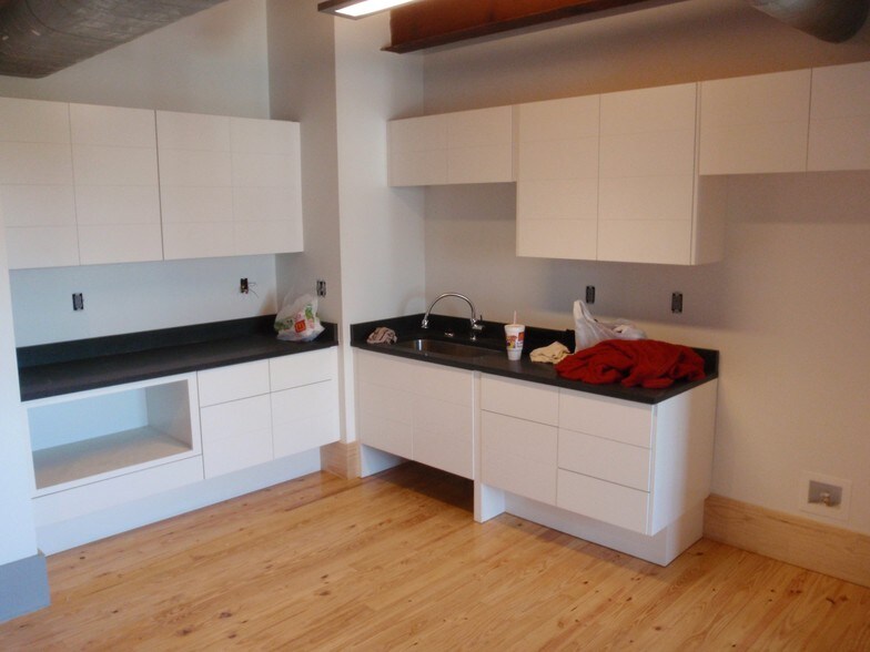 More Photos Of 624-626 New Bridge St, Jacksonville Storefront Retail Office For Sale