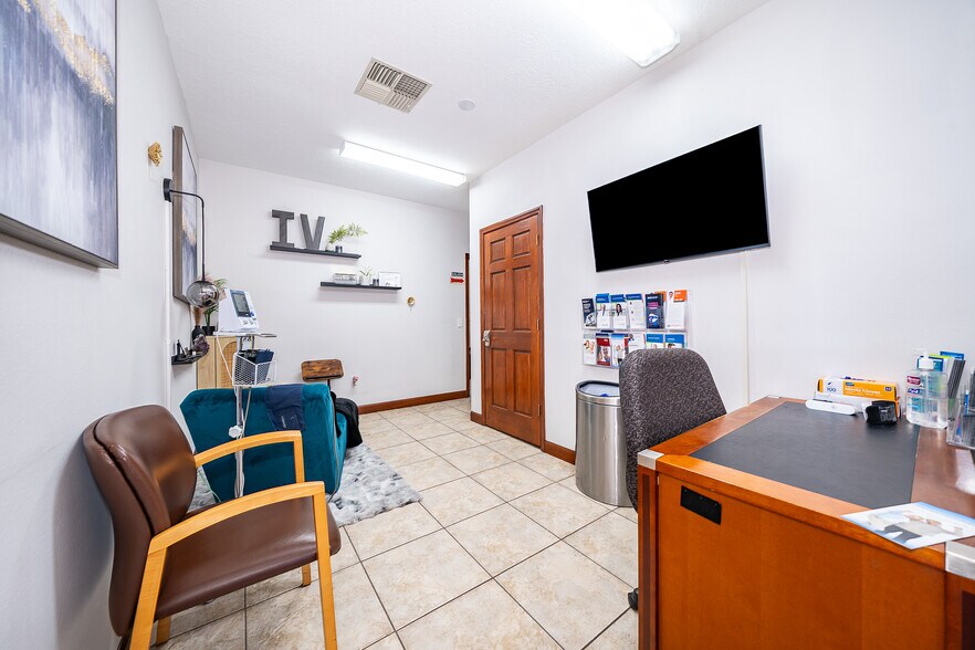 More Photos Of 809 E Oak St, Kissimmee Medical For Sale