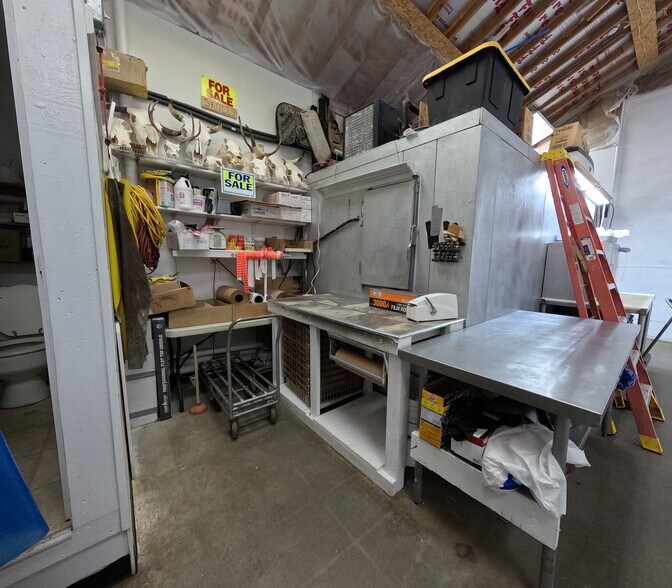 More Photos Of 2900 Pioneer Mountains Scenic By-Way Way, Polaris Industrial For Sale