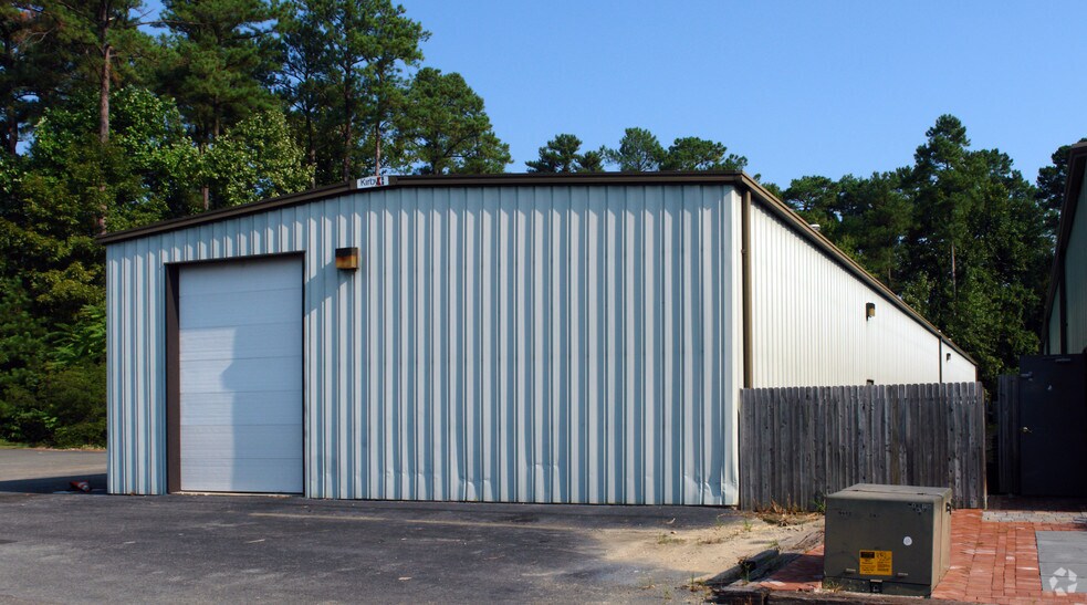 More Photos Of 231 Parkway Dr, Williamsburg Warehouse For Lease