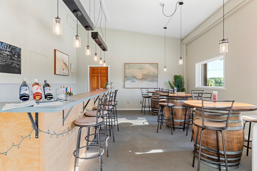More Photos Of 3900 Holland Rd loop, Cave Junction Winery Vineyard For Sale