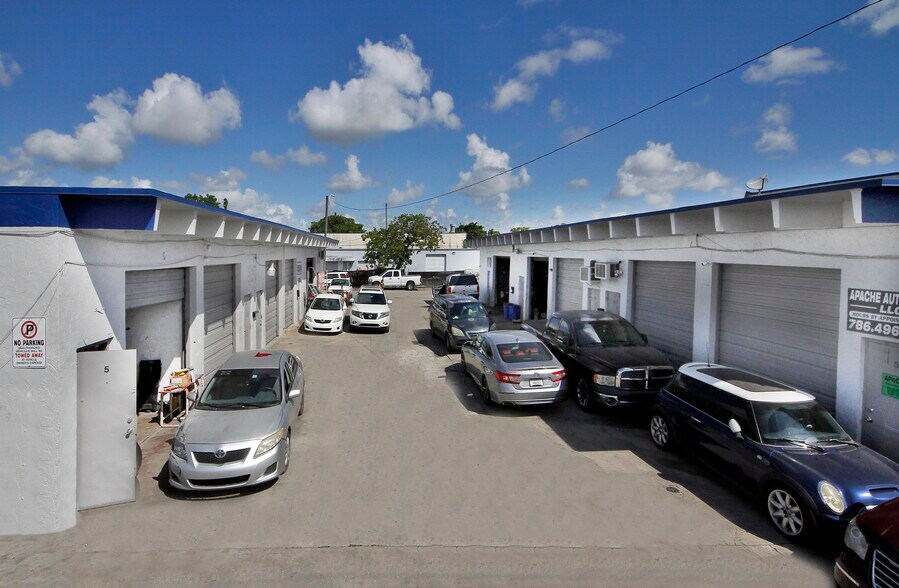 More Photos Of 5660 Rodman St, Hollywood Service For Lease