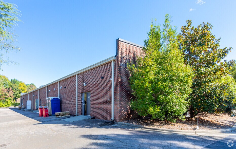 More Photos Of 501-511 James Jackson Ave, Cary Research And Development For Lease