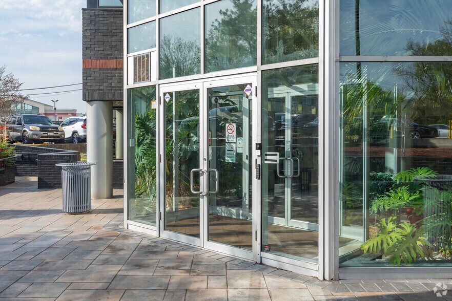 More Photos Of 260 Christopher Ln, Staten Island Medical For Lease