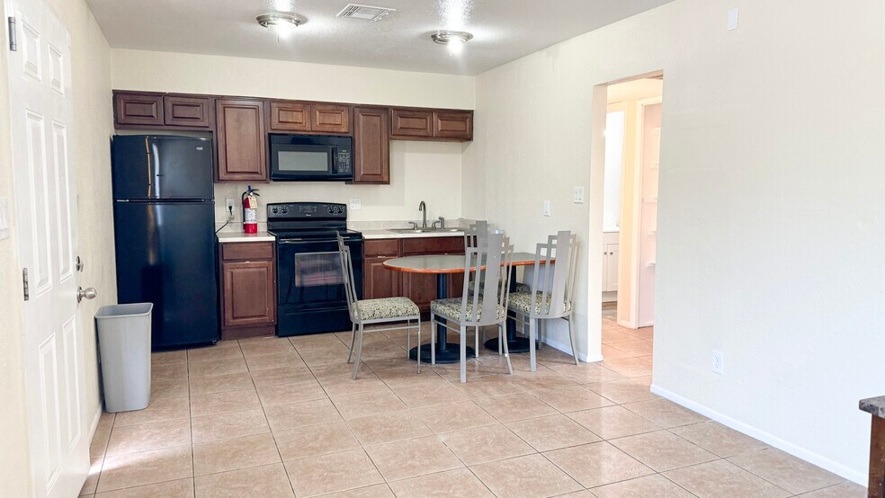 More Photos Of 8939 N 8th St, Phoenix Apartments For Sale