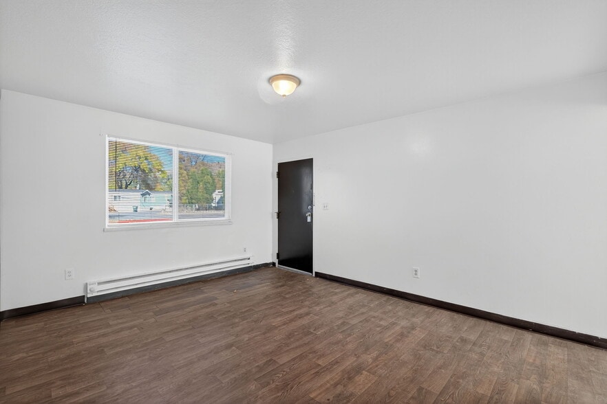 More Photos Of 1901 S 4th Ave, Pocatello Apartments For Sale
