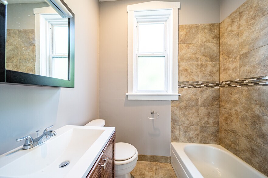 More Photos Of 3748-3756 W Division St, Chicago Apartments For Sale