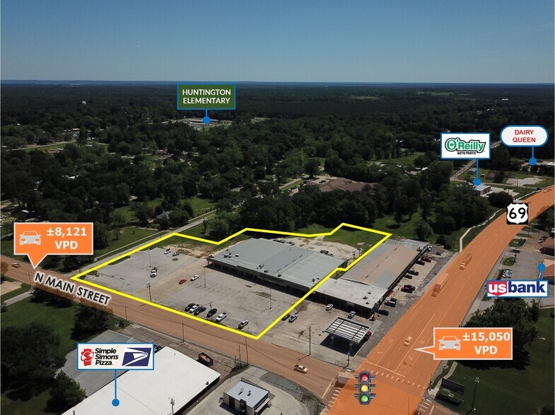 More Photos Of 104 N Main St, Huntington Storefront For Lease