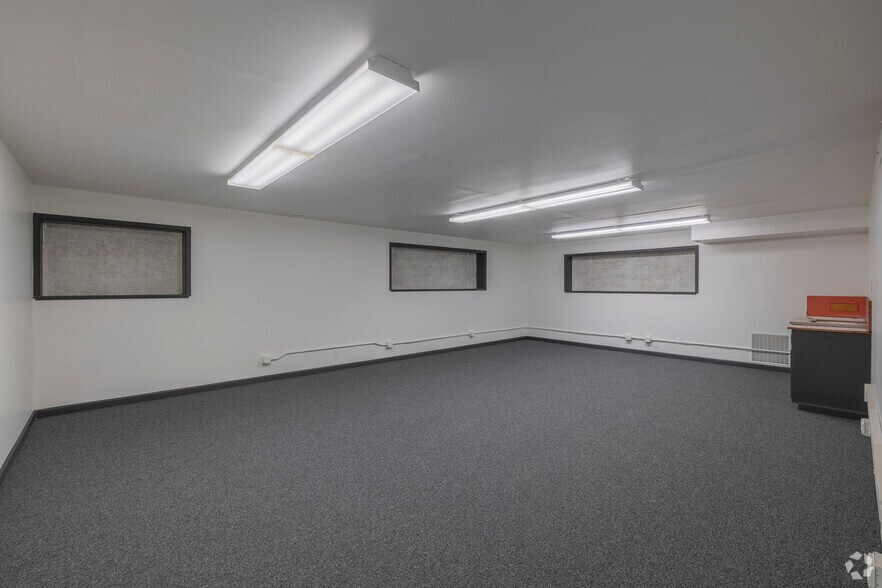More Photos Of 1680 14th St, Oakland Warehouse For Sale