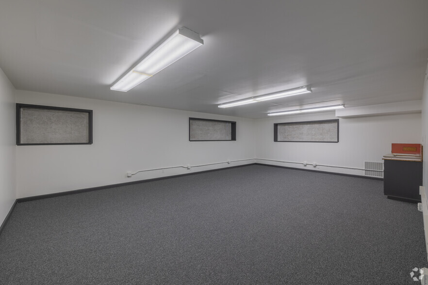 More Photos Of 1680 14th St, Oakland Warehouse For Lease