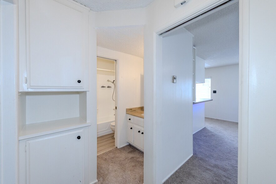 More Photos Of 241 Lindero Ave, Long Beach Apartments For Sale
