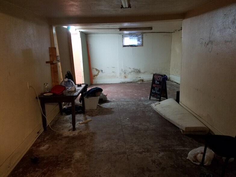 More Photos Of 5760 Bartmer Ave, Saint Louis Specialty For Sale