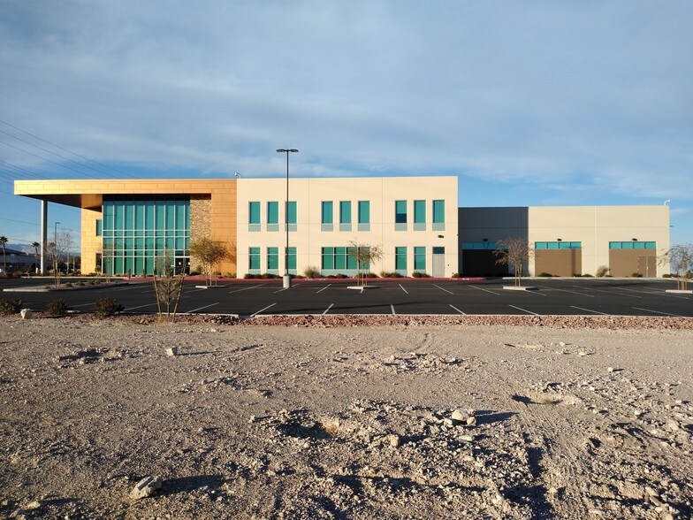 More Photos Of 6360 S Rainbow Blvd, Las Vegas Loft Creative Space For Lease