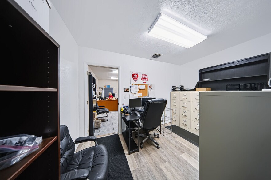 More Photos Of 2422 N Military Trl, West Palm Beach Warehouse For Sale